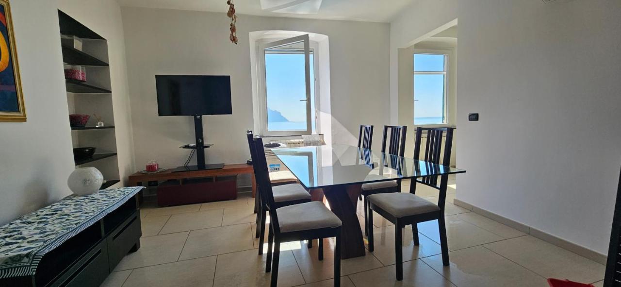 Apartment Finestre Sul Mare